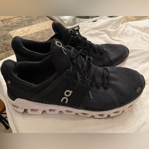 On Cloudswift men’s size 11 black and grey